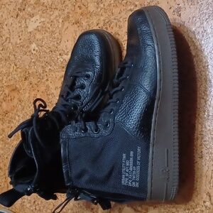 Nike Men's Air Force 1 Mid Black Goddess of Victory Urban Utility Footwear 8.5